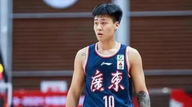 谈到赫罗纳本赛季的出色发挥，罗梅乌说道：“赢得联赛是困难的旅程，需要经历很多考验和比赛，但从外界视角来看，我感到非常自豪。